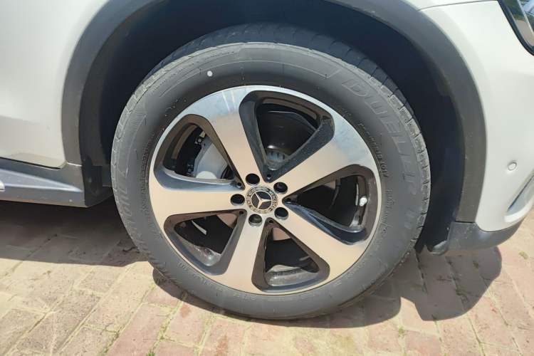 Used Mercedes-Benz GLC 2022 Second Facelift GLC 260 L 4MATIC Dynamic Edition Right Front Wheel Hub