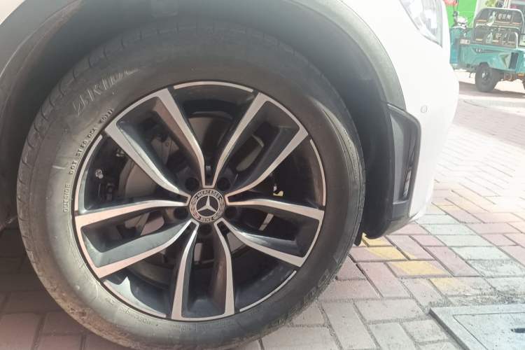 Used Mercedes-Benz GLC 2022 GLC 300 L 4MATIC Dynamic Model Right Front Wheel Hub