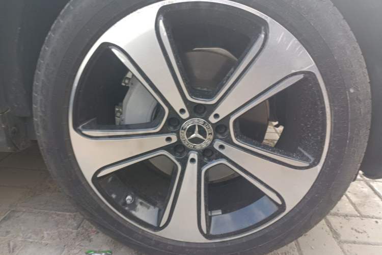 Used Mercedes-Benz GLC 2022 Refreshed GLC 300 L 4MATIC Dynamic Edition Prestige Version Right Front Wheel Hub