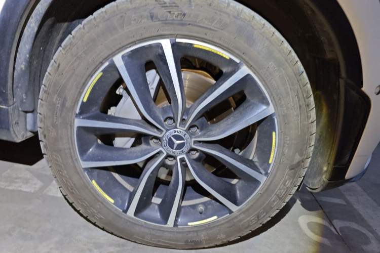 Used Mercedes-Benz GLC 2022 GLC 260 L 4MATIC Luxury Model Right Front Wheel Hub