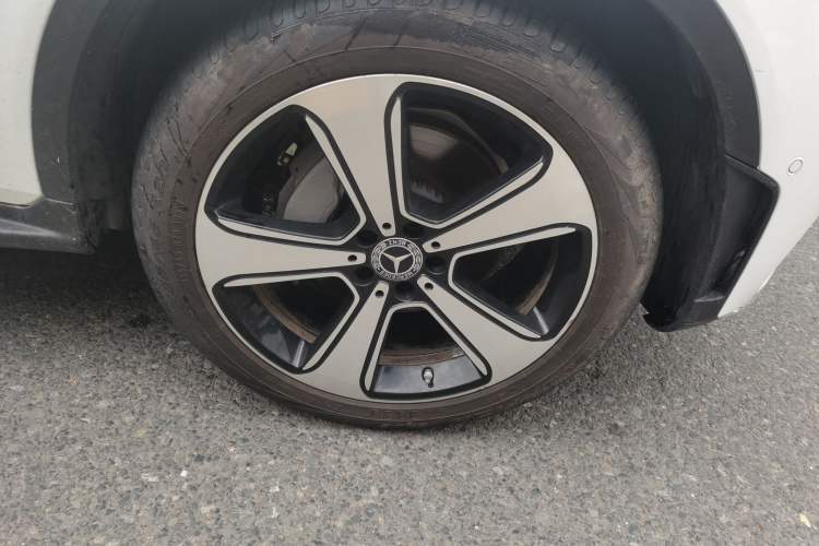Used Mercedes-Benz GLC 2022 GLC 300 L 4MATIC Dynamic Edition Prestige Model Right Front Wheel Hub