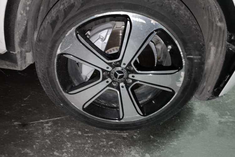 Used Mercedes-Benz GLC 2022 Refreshed GLC 300 L 4MATIC Dynamic Edition Prestige Version Right Front Wheel Hub