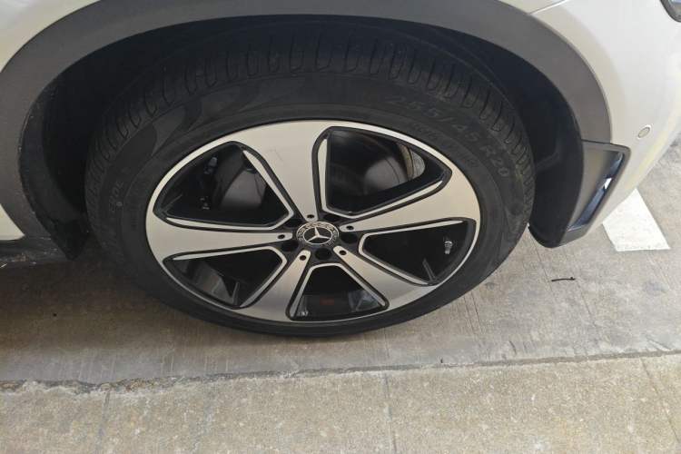 Used Mercedes-Benz GLC 2022 Refreshed GLC 300 L 4MATIC Dynamic Edition Prestige Version Right Front Wheel Hub