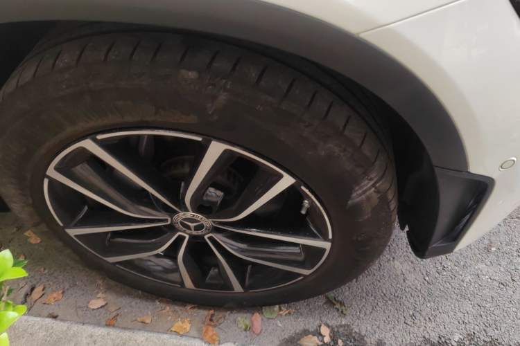 Used Mercedes-Benz GLC 2022 Second Facelift GLC 260 L 4MATIC Luxury Edition Right Front Wheel Hub