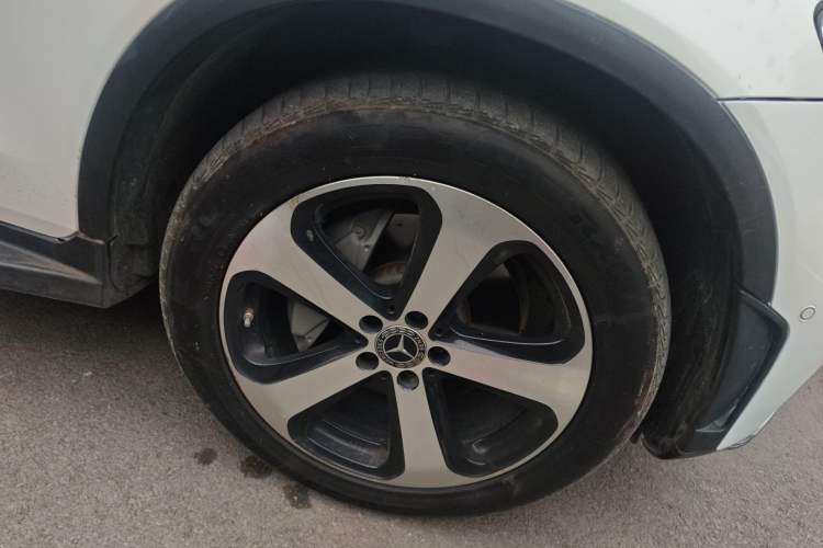 Used Mercedes-Benz GLC 2022 Facelifted GLC 260 L 4MATIC Dynamic Edition Right Front Wheel Hub