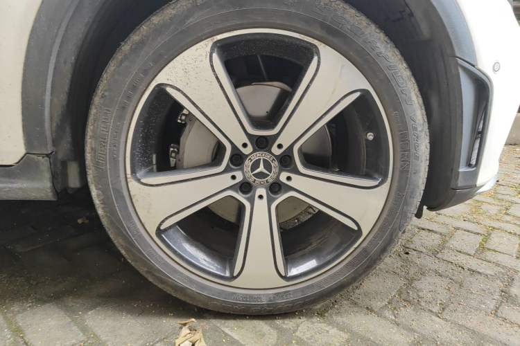 Used Mercedes-Benz GLC 2022 GLC 300 L 4MATIC Dynamic Edition Prestige Model Right Front Wheel Hub