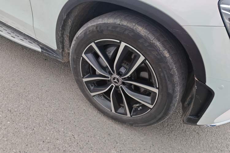 Used Mercedes-Benz GLC 2022 GLC 260 L 4MATIC Luxury Model Right Front Wheel Hub
