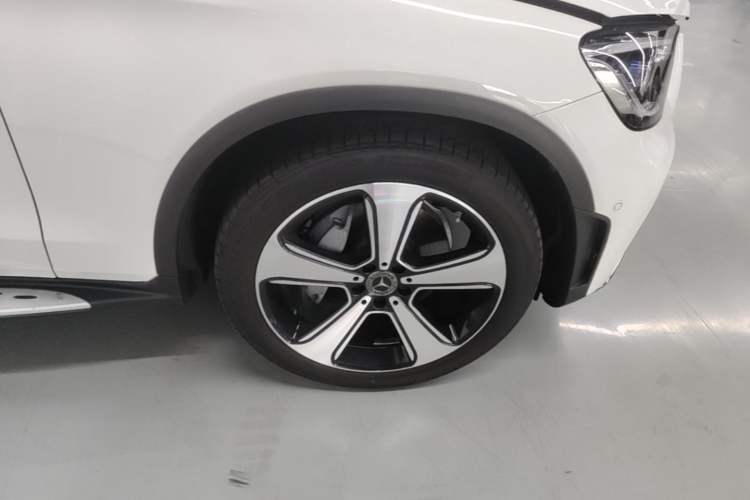 Used Mercedes-Benz GLC 2022 GLC 300 L 4MATIC Luxury Model Right Front Wheel Hub