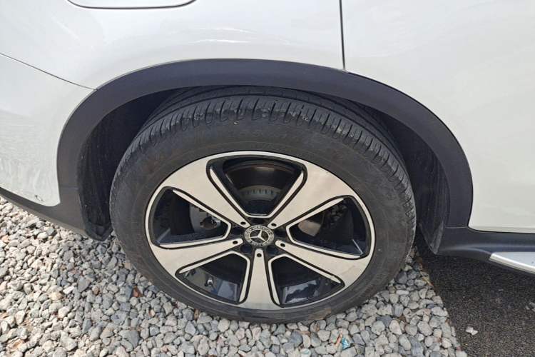 Used Mercedes-Benz GLC 2022 Refreshed GLC 300 L 4MATIC Dynamic Edition Prestige Version Right Rear Wheel Hub