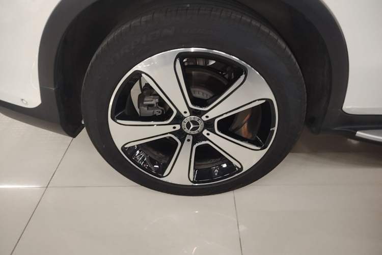 Used Mercedes-Benz GLC 2022 Refreshed GLC 300 L 4MATIC Dynamic Edition Prestige Version Right Rear Wheel Hub