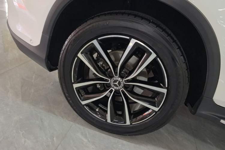 Used Mercedes-Benz GLC 2022 Second Facelift GLC 260 L 4MATIC Luxury Edition Right Rear Wheel Hub