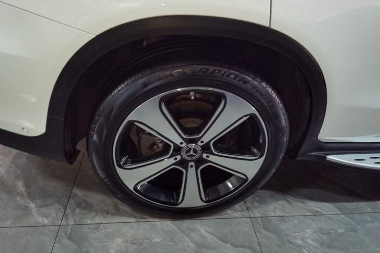 Used Mercedes-Benz GLC 2022 Refreshed GLC 300 L 4MATIC Dynamic Edition Prestige Version Right Rear Wheel Hub