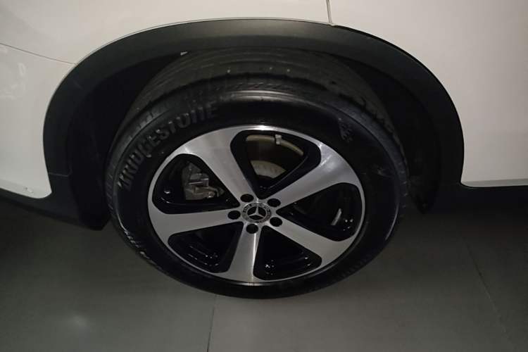 Used Mercedes-Benz GLC 2022 Facelifted GLC 260 L 4MATIC Dynamic Edition Right Rear Wheel Hub