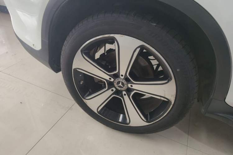 Used Mercedes-Benz GLC 2022 Facelift GLC 300 L 4MATIC Luxury Edition Right Rear Wheel Hub