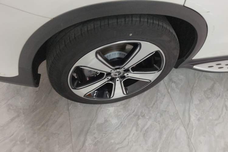 Used Mercedes-Benz GLC 2022 Refreshed GLC 300 L 4MATIC Dynamic Edition Prestige Version Right Rear Wheel Hub