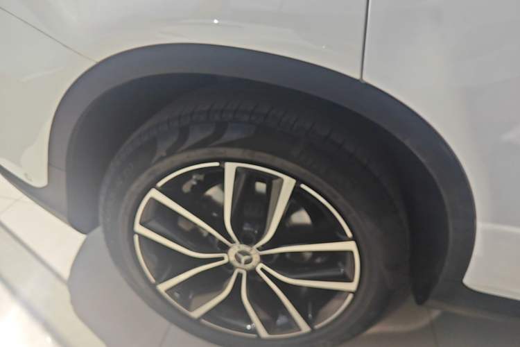 Used Mercedes-Benz GLC 2022 Facelift GLC 260 L 4MATIC Luxury Edition Right Rear Wheel Hub