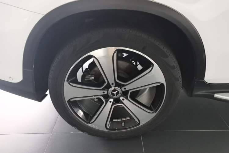 Used Mercedes-Benz GLC 2022 Refreshed GLC 300 L 4MATIC Dynamic Edition Prestige Version Right Rear Wheel Hub