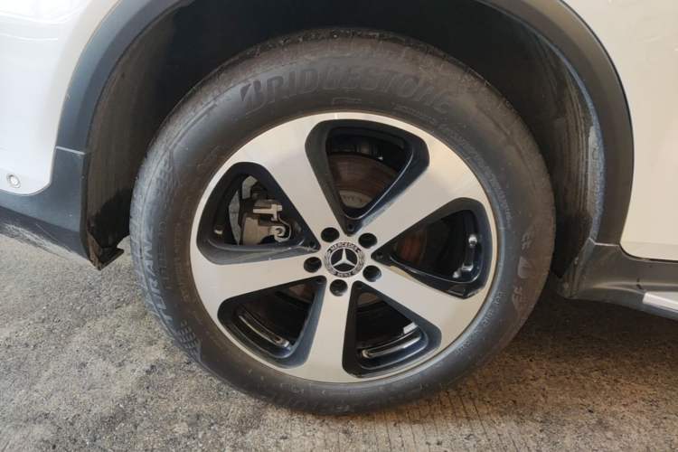 Used Mercedes-Benz GLC 2022 Facelifted GLC 260 L 4MATIC Dynamic Edition Right Rear Wheel Hub