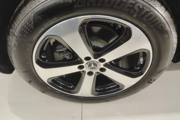 Used Mercedes-Benz GLC 2022 Facelifted GLC 260 L 4MATIC Dynamic Edition Right Rear Wheel Hub