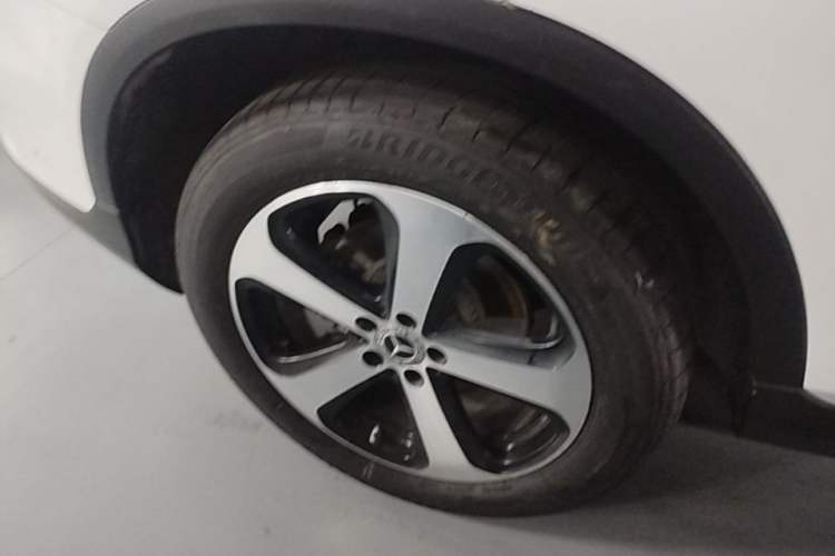 Used Mercedes-Benz GLC 2022 Second Facelift GLC 260 L 4MATIC Dynamic Edition Right Rear Wheel Hub