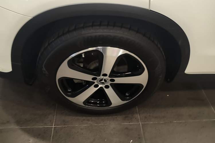 Used Mercedes-Benz GLC 2022 Facelifted GLC 260 L 4MATIC Dynamic Edition Right Rear Wheel Hub