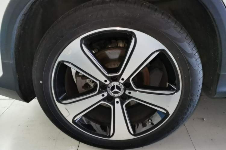 Used Mercedes-Benz GLC 2022 GLC 300 L 4MATIC Dynamic Edition Prestige Model Right Rear Wheel Hub