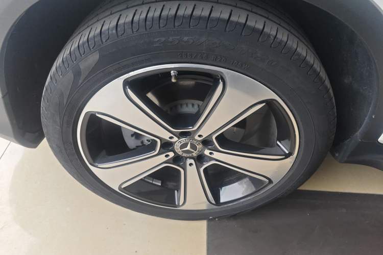 Used Mercedes-Benz GLC 2022 Refreshed GLC 300 L 4MATIC Dynamic Edition Prestige Version Right Rear Wheel Hub