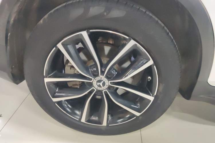 Used Mercedes-Benz GLC 2022 Facelift GLC 260 L 4MATIC Luxury Edition Right Rear Wheel Hub