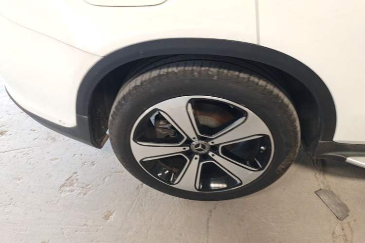 Used Mercedes-Benz GLC 2022 Refreshed GLC 300 L 4MATIC Dynamic Edition Prestige Version Right Rear Wheel Hub