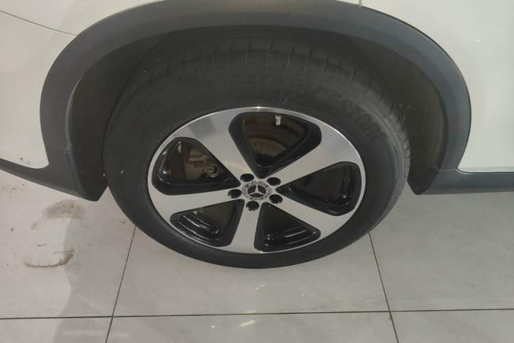 Used Mercedes-Benz GLC 2022 Facelifted GLC 260 L 4MATIC Dynamic Edition Right Rear Wheel Hub