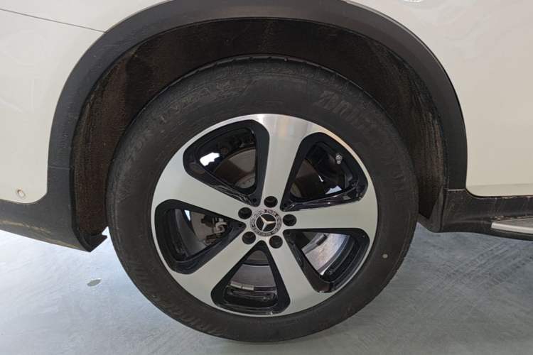 Used Mercedes-Benz GLC 2022 Facelifted GLC 260 L 4MATIC Dynamic Edition Right Rear Wheel Hub
