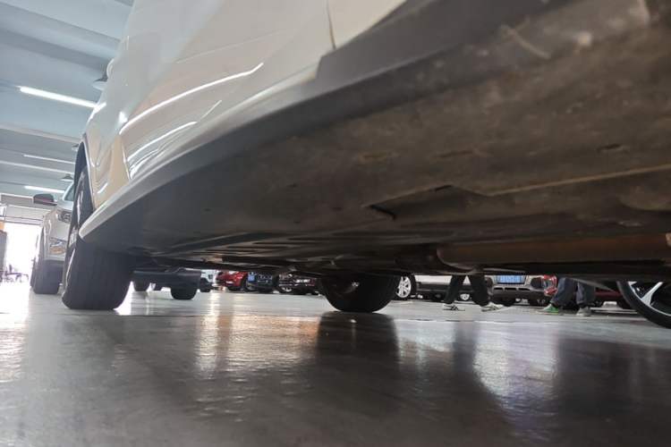 Used Mercedes-Benz GLC 2022 Second Facelift GLC 260 L 4MATIC Dynamic Edition Right Side Sill