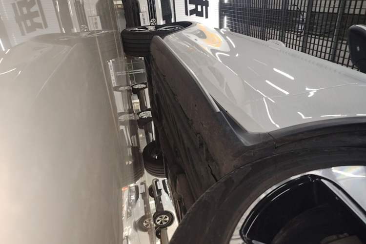 Used Mercedes-Benz GLC 2022 Refreshed GLC 300 L 4MATIC Dynamic Edition Prestige Version Right Side Sill