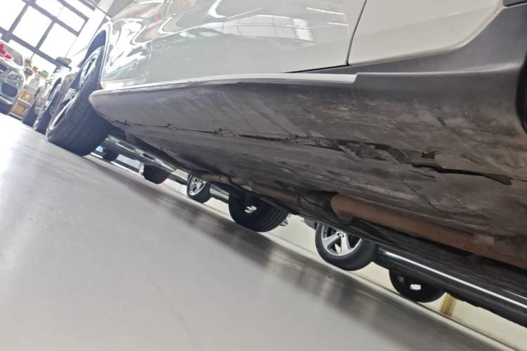 Used Mercedes-Benz GLC 2022 Refreshed GLC 300 L 4MATIC Dynamic Edition Prestige Version Right Side Sill