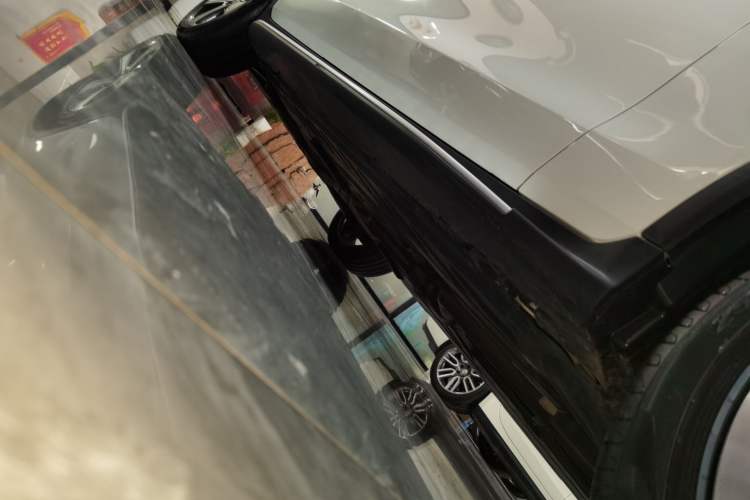Used Mercedes-Benz GLC 2022 Refreshed GLC 300 L 4MATIC Dynamic Edition Prestige Version Right Side Sill