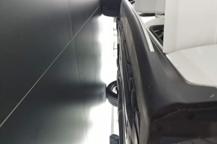 Used Mercedes-Benz GLC 2022 Refreshed GLC 300 L 4MATIC Dynamic Edition Prestige Version Right Side Sill