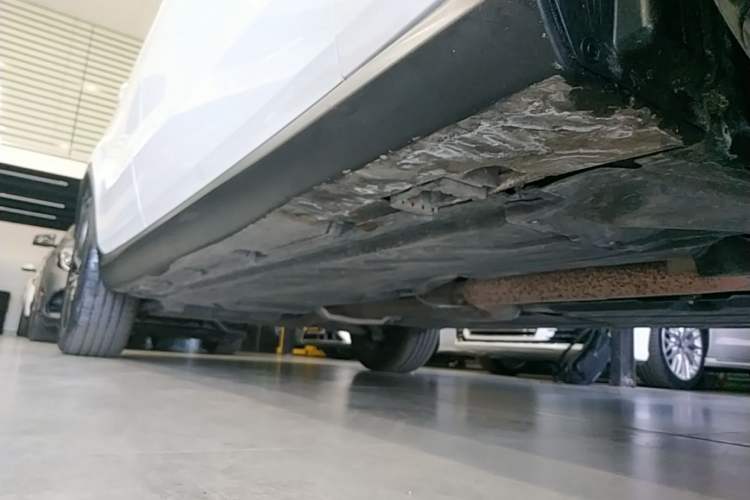 Used Mercedes-Benz GLC 2022 Second Facelift GLC 260 L 4MATIC Luxury Edition Right Side Sill