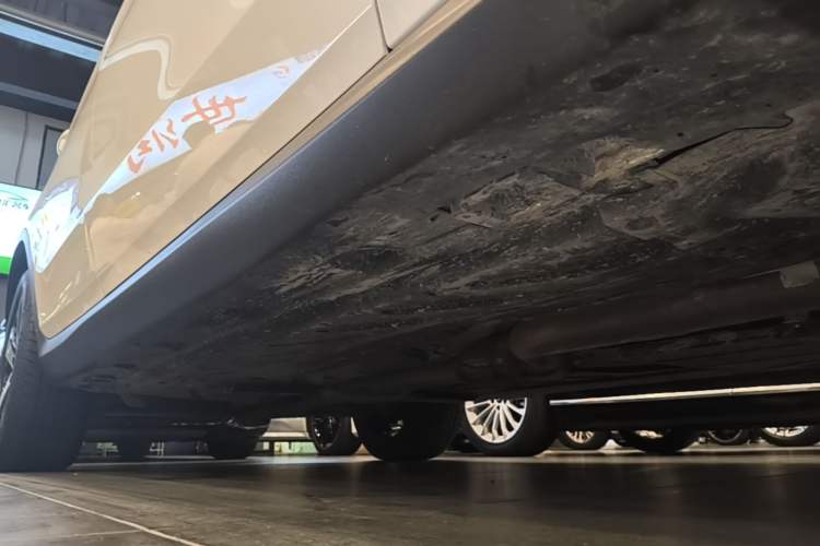 Used Mercedes-Benz GLC 2022 Facelifted GLC 260 L 4MATIC Dynamic Edition Right Side Sill