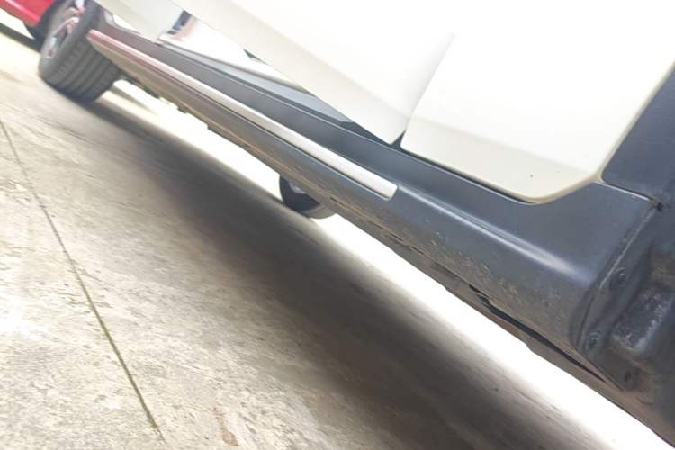 Used Mercedes-Benz GLC 2022 Second Facelift GLC 260 L 4MATIC Luxury Edition Right Side Sill