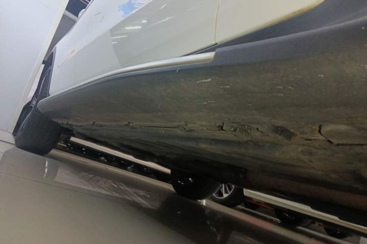 Used Mercedes-Benz GLC 2022 GLC 300 L 4MATIC Dynamic Edition Prestige Model Right Side Sill