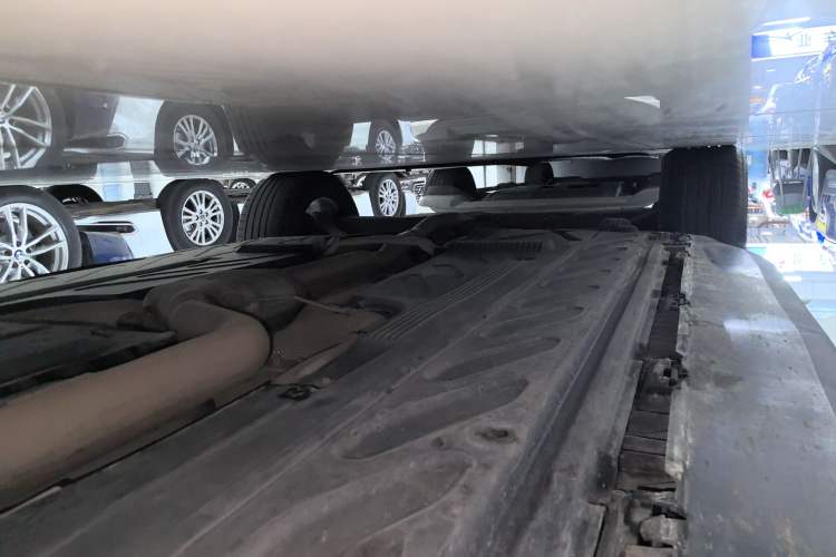 Used Mercedes-Benz GLC 2022 Second Facelift GLC 260 L 4MATIC Luxury Edition Right Side Sill