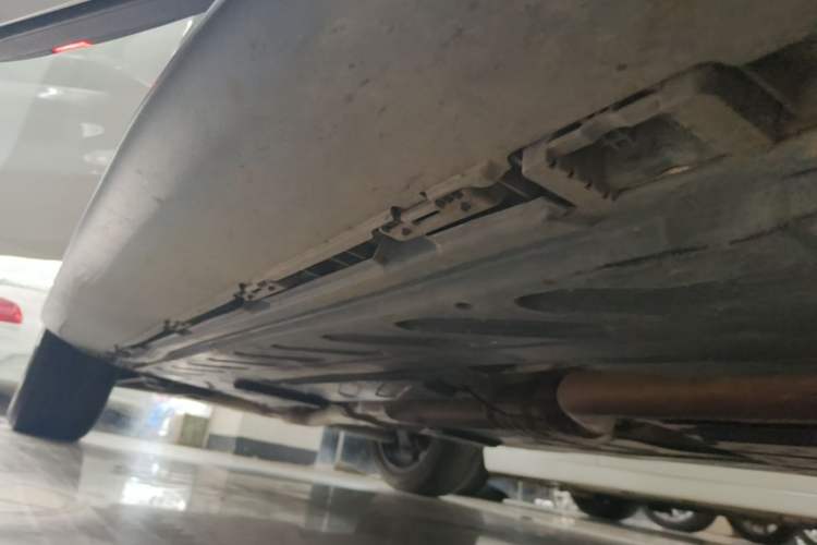 Used Mercedes-Benz GLC 2022 Facelift GLC 300 L 4MATIC Luxury Edition Right Side Sill