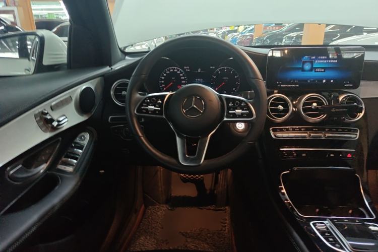 Used Mercedes-Benz GLC 2022 Second Facelift GLC 260 L 4MATIC Dynamic Edition Steering Wheel