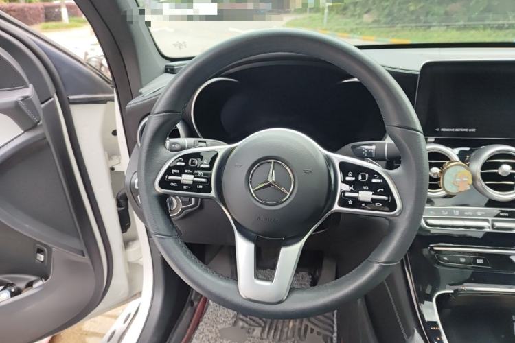 Used Mercedes-Benz GLC 2022 Second Facelift GLC 260 L 4MATIC Dynamic Edition Steering Wheel