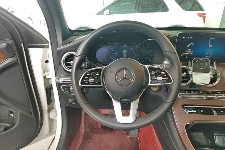 Used Mercedes-Benz GLC 2022 GLC 260 L 4MATIC Luxury Model Steering Wheel