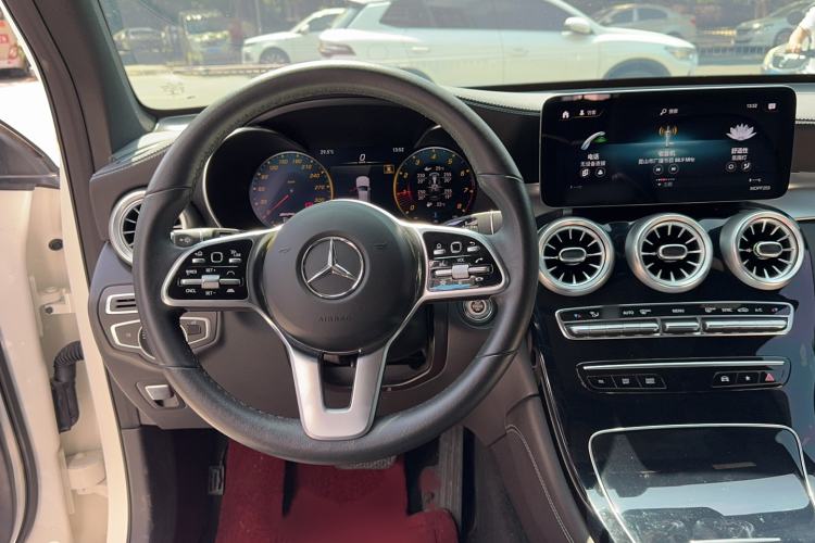 Used Mercedes-Benz GLC 2022 Facelifted GLC 260 L 4MATIC Dynamic Edition Steering Wheel