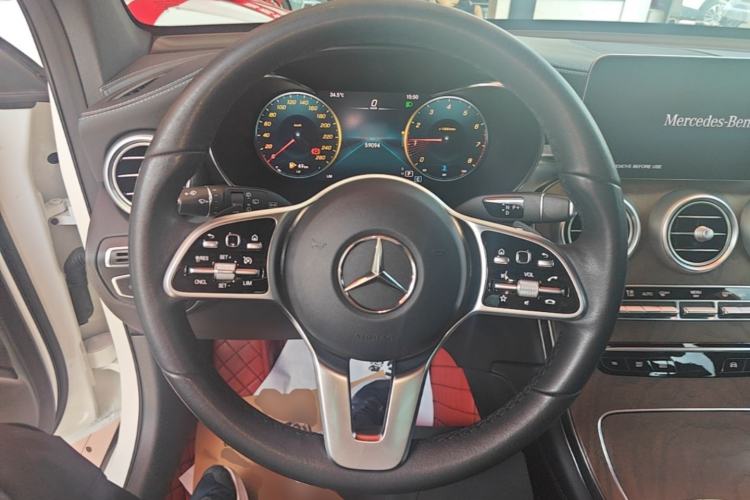 Used Mercedes-Benz GLC 2022 Facelift GLC 260 L 4MATIC Luxury Edition Steering Wheel