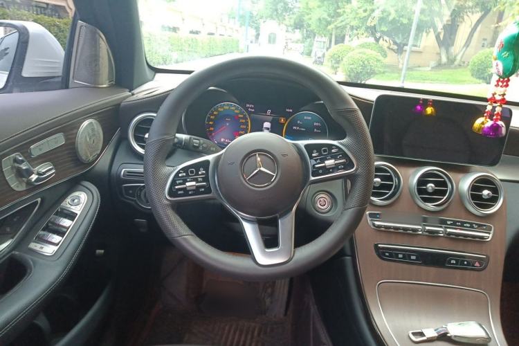 Used Mercedes-Benz GLC 2022 Second Facelift GLC 260 L 4MATIC Luxury Edition Steering Wheel