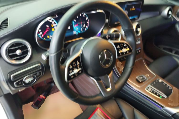 Used Mercedes-Benz GLC 2022 GLC 260 L 4MATIC Luxury Model Steering Wheel