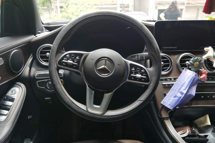 Used Mercedes-Benz GLC 2022 GLC 260 L 4MATIC Luxury Model Steering Wheel